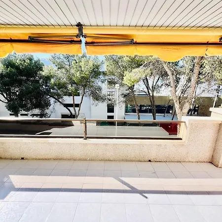 Con Parking La Pineda Costa Dorada Апартаменты *